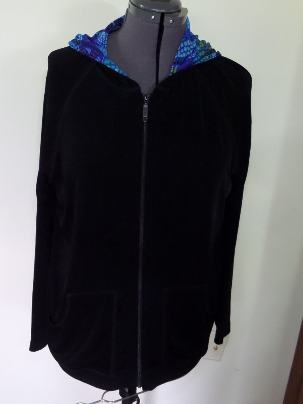 Chico's Travelers  Women's All Season Long Sleeve Black Hoodie  Sz 3 US XL NWT